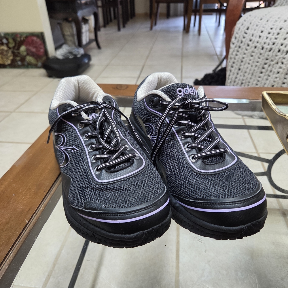 Gdefy Black and White Sneakers